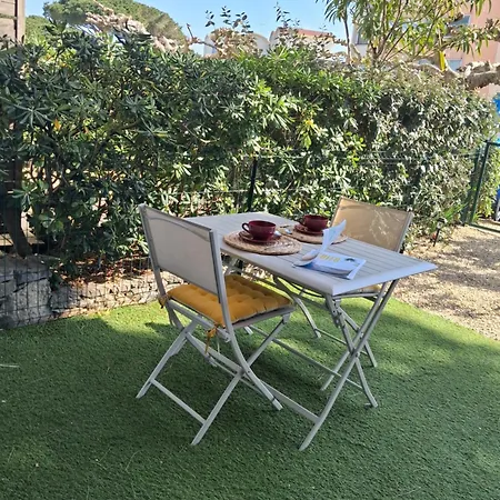 Jardin Ensoleillé Avec Piscine Et Clim Classé 1 étoile Proche Grazel *