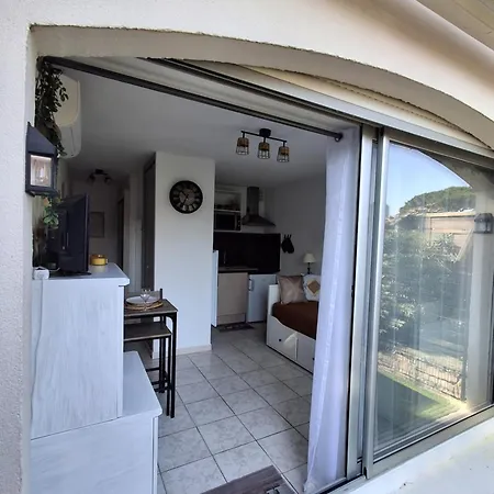 Jardin Ensoleillé Avec Piscine Et Clim Classé 1 étoile Proche Grazel Gruissan