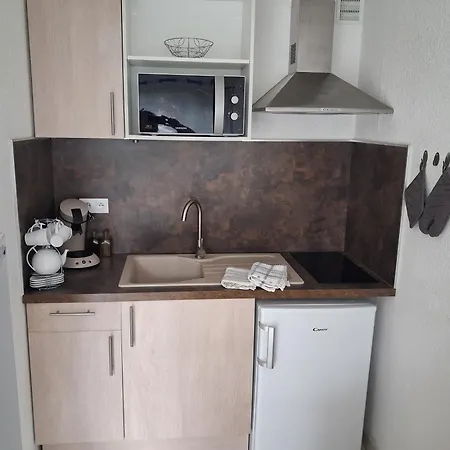 Grazel Classe 1 Etoile Au Calme Rez De Chaussee Avec Piscine Et Jardin Apartment