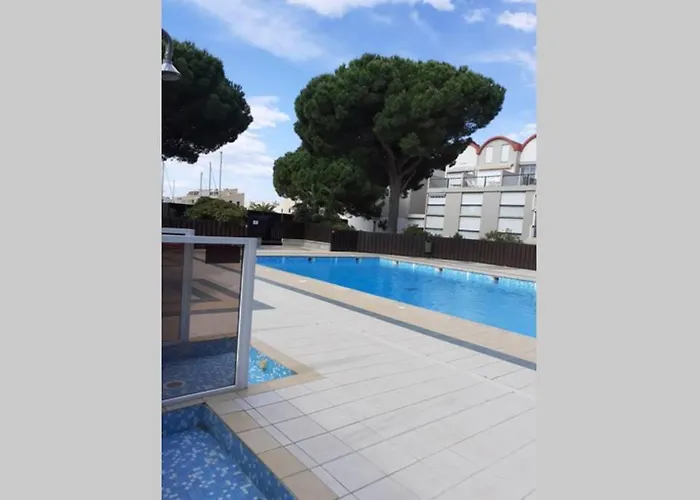 Studio Grazel Jardin Ensoleille Avec Piscine Et Clim Classe 1 Etoile * 그륏상
